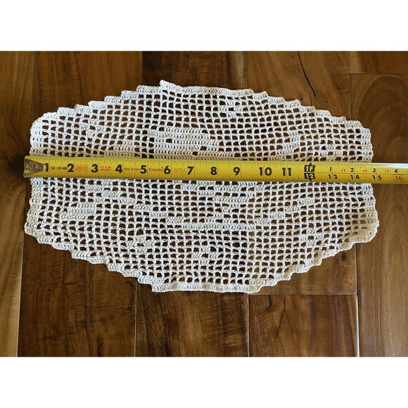Vintage Handmade Crochet White A Bird on the Branch Oval Doily Filet 14.5” * 9” - Picture 3 of 4